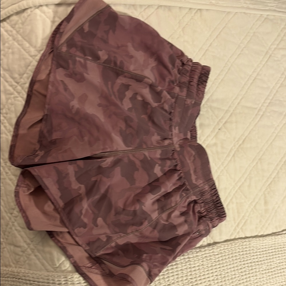 Lululemon hotty hot, mauve, camo running shorts. Size 6